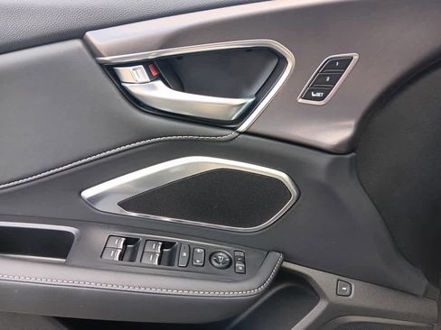 Used 2025 Acura RDX SH-AWD image 32