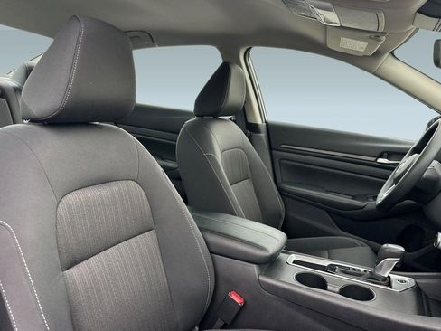 Used 2025 Nissan Altima 2.5 SV image 15