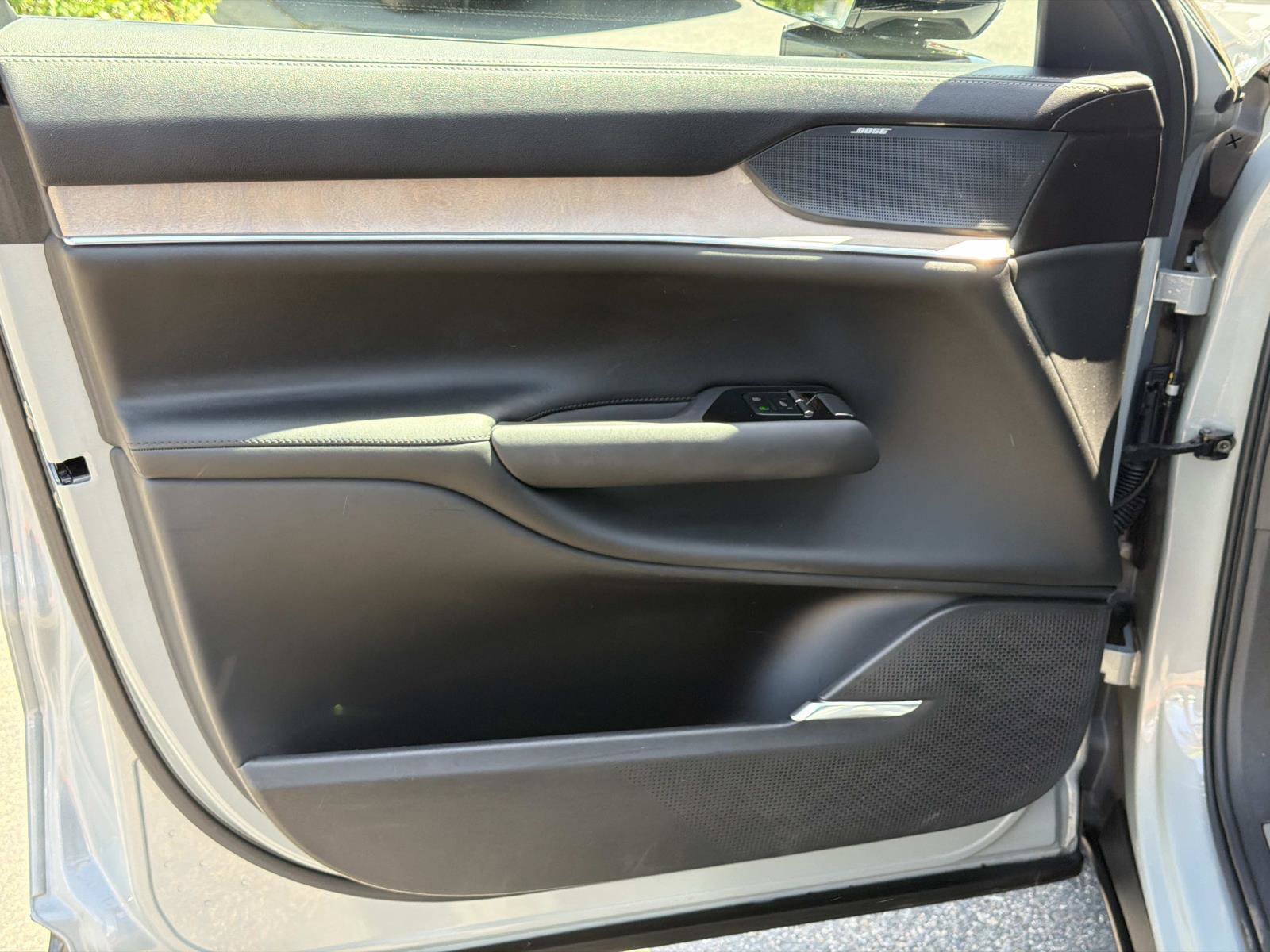Certified 2025 Volvo EX90 Plus AWD/4WD image 15