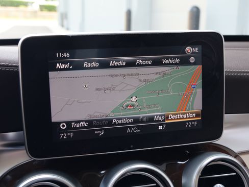 Used 2018 Mercedes-Benz GLC 300 4MATIC image 23