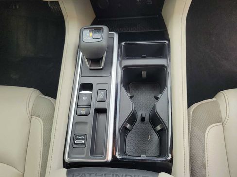 Used 2023 Nissan Pathfinder SL FWD image 21