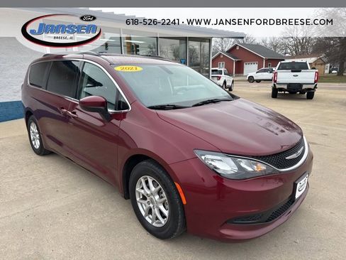 Used 2021 Chrysler Voyager Lxi image 1