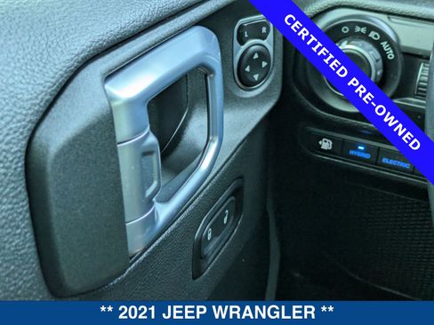 Used 2021 Jeep Wrangler Unlimited Sahara w/ Cold Weather Group AWD/4WD image 19