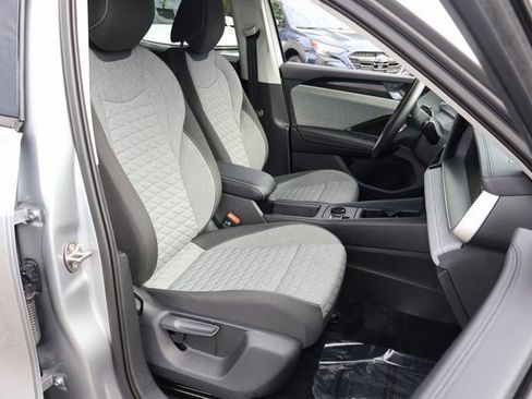 Certified 2025 Volkswagen Tiguan S image 19