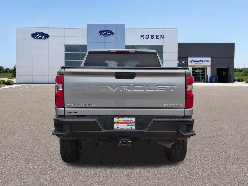 Used 2024 Chevrolet Silverado 2500 Custom w/ Custom Convenience Package AWD/4WD image 4