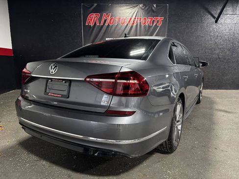 Used 2017 Volkswagen Passat 1.8T R-Line FWD image 4