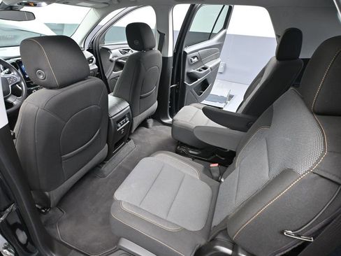 Used 2021 Chevrolet Traverse LT AWD/4WD image 39