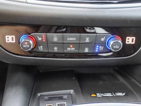 Used 2022 Buick Enclave Avenir w/ Avenir Technology Package AWD/4WD image 6