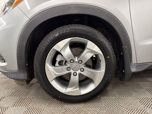 Used 2019 Honda HR-V LX image 12