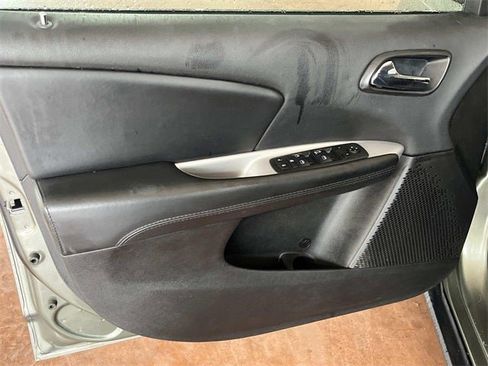 Used 2017 Dodge Journey SE image 22