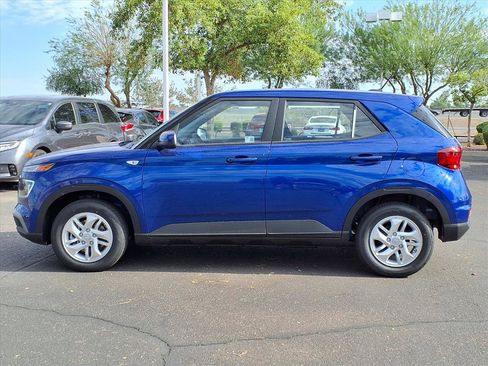 New 2026 Hyundai Venue SE image 2