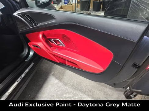 Used 2017 Audi R8 V10 w/ Carbon Exterior Package image 21