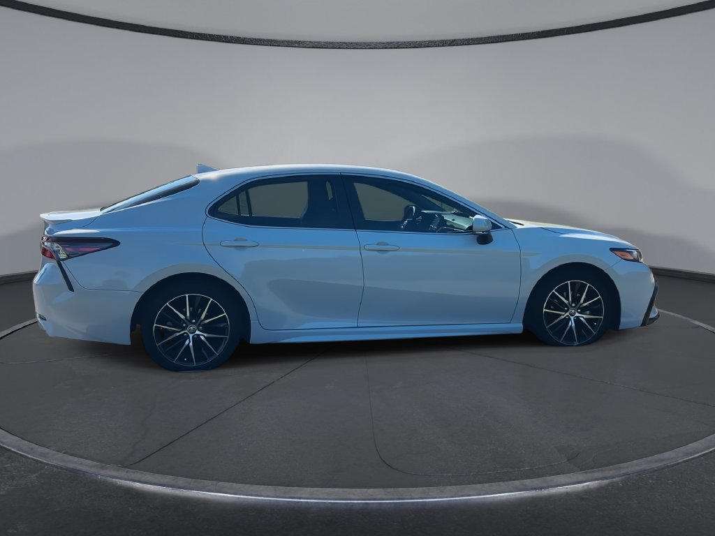 Used 2024 Toyota Camry SE FWD image 9