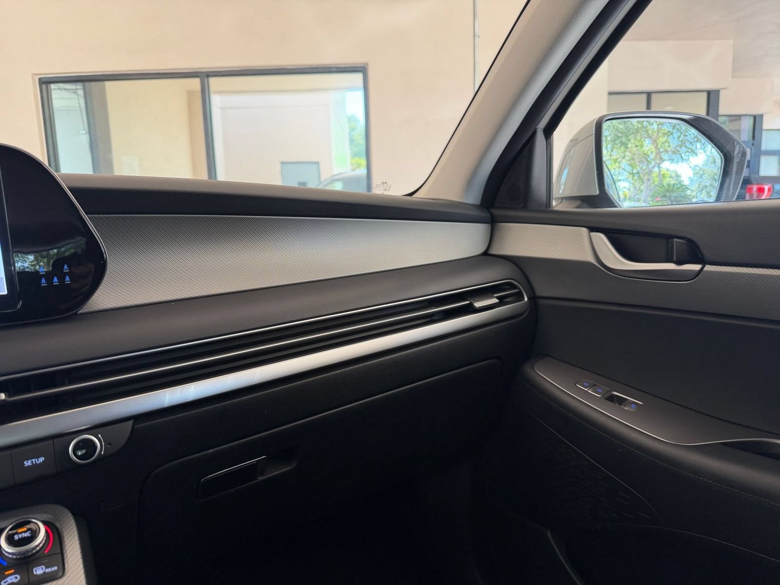 Used 2025 Hyundai Palisade SEL FWD image 33