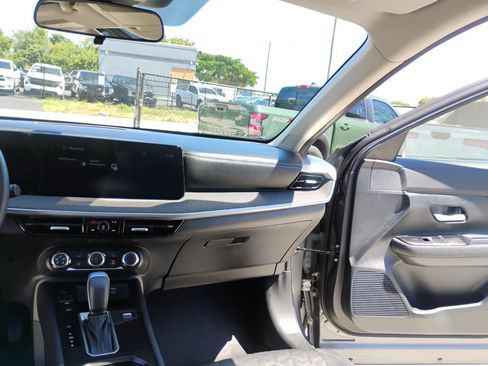 Used 2025 Nissan Kicks SV w/ SV Premium Package FWD image 88