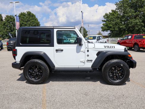 Used 2021 Jeep Wrangler Sport AWD/4WD image 6