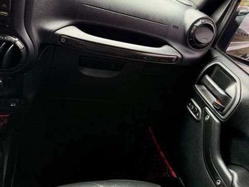 Used 2017 Jeep Wrangler Unlimited Rubicon image 27