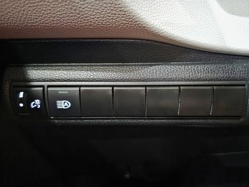 Used 2024 Toyota Corolla SE FWD image 18