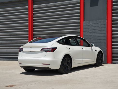 Used 2023 Tesla Model 3 Standard Range RWD image 10