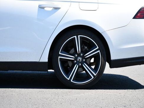 Used 2024 Honda Accord Sport image 11