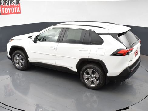 Used 2025 Toyota RAV4 XLE image 19