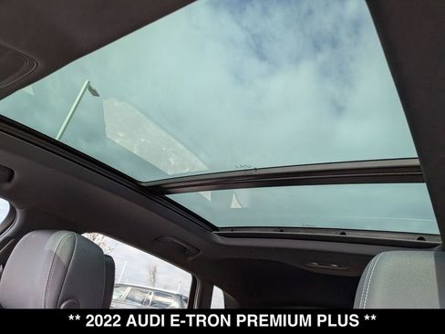 Used 2022 Audi e-tron Premium Plus w/ Premium Plus Package image 2