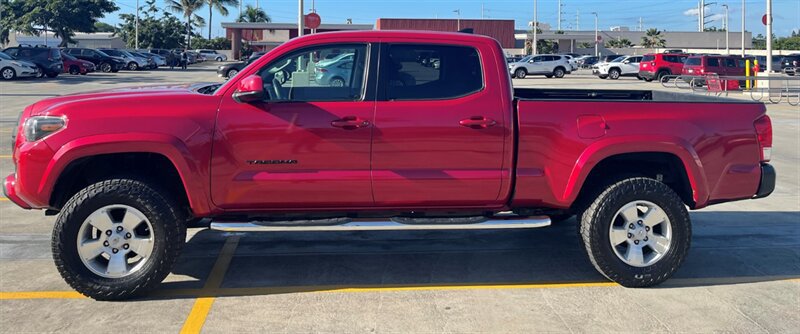 Used 2017 Toyota Tacoma SR5 RWD image 3