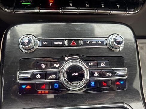 Used 2022 Lincoln Nautilus Reserve image 35