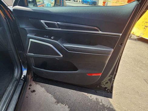 Used 2023 Kia Telluride S image 23