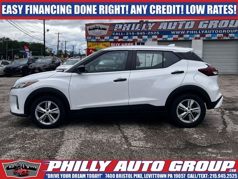 Used 2022 Nissan Kicks S FWD image 5