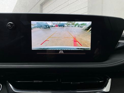 Used 2025 Buick Envista Sport Touring image 31