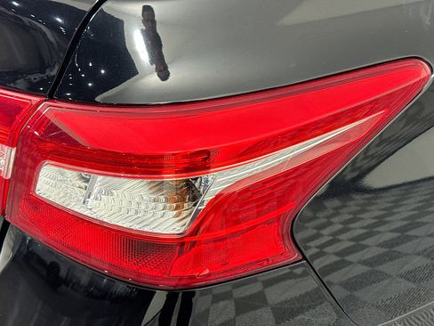 Used 2019 Nissan Sentra S image 30