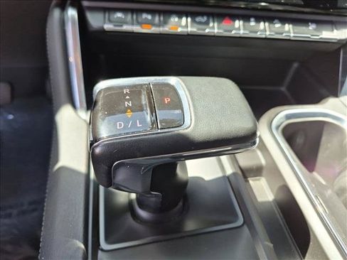 Used 2023 GMC Sierra 1500 Denali w/ Technology Package AWD/4WD image 11