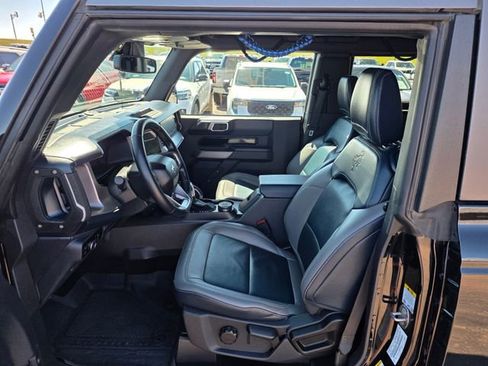 Used 2022 Ford Bronco Outer Banks w/ Sasquatch Package image 14