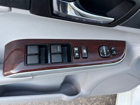 Used 2012 Toyota Camry XLE w/ Leather Pkg FWD image 13