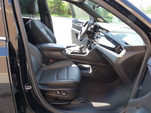 Used 2023 Cadillac XT6 Premium Luxury w/ Technology Package AWD/4WD image 56