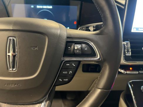 Used 2018 Lincoln Navigator Reserve w/ Technology Package image 14