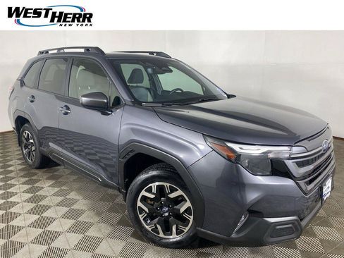 Used 2025 Subaru Forester Premium AWD/4WD image 1