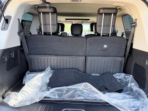 Used 2023 Nissan Armada SL w/ Cargo Package AWD/4WD image 19
