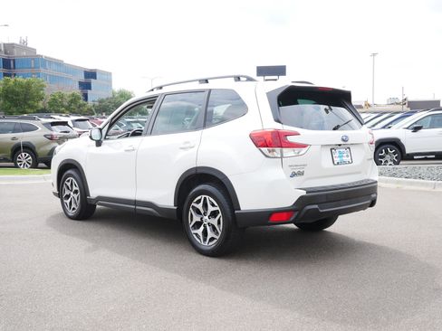 Used 2023 Subaru Forester Premium AWD/4WD image 5