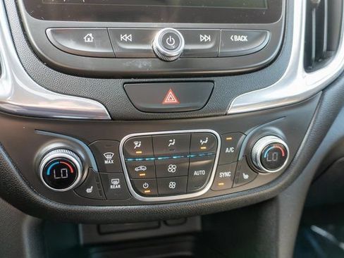 Used 2019 Chevrolet Equinox LT w/ Sun & Navigation Package AWD/4WD image 26