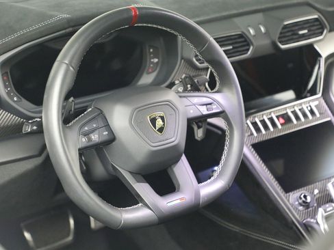 Used 2024 Lamborghini Urus Performante AWD/4WD image 22