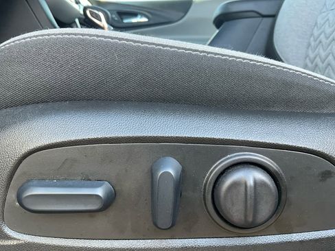 Used 2023 Chevrolet Equinox LT w/ Driver Convenience Package image 26