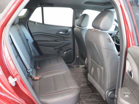 Used 2024 Chevrolet Trax RS w/ Sunroof Package FWD image 17