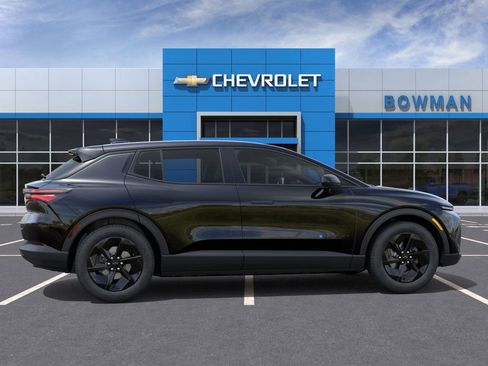 New 2026 Chevrolet Equinox EV LT image 5