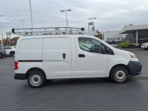 Used 2015 Nissan NV200 S image 7