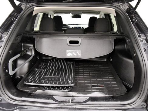 Used 2014 Jeep Cherokee Latitude w/ Comfort/Convenience Group image 6