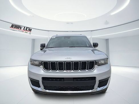 New 2026 Jeep Grand Cherokee L Laredo RWD image 8