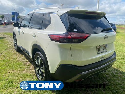 Used 2023 Nissan Rogue SL w/ SL Premium Package FWD image 5