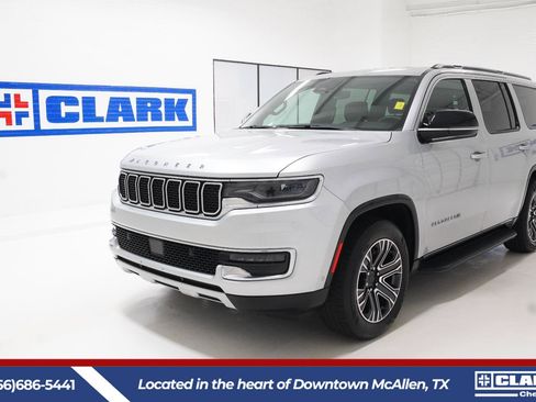 Used 2024 Jeep Wagoneer Series II w/ Flexible Seating Group RWD image 1